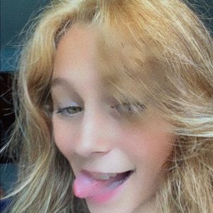 Meet your Posher, Daniela